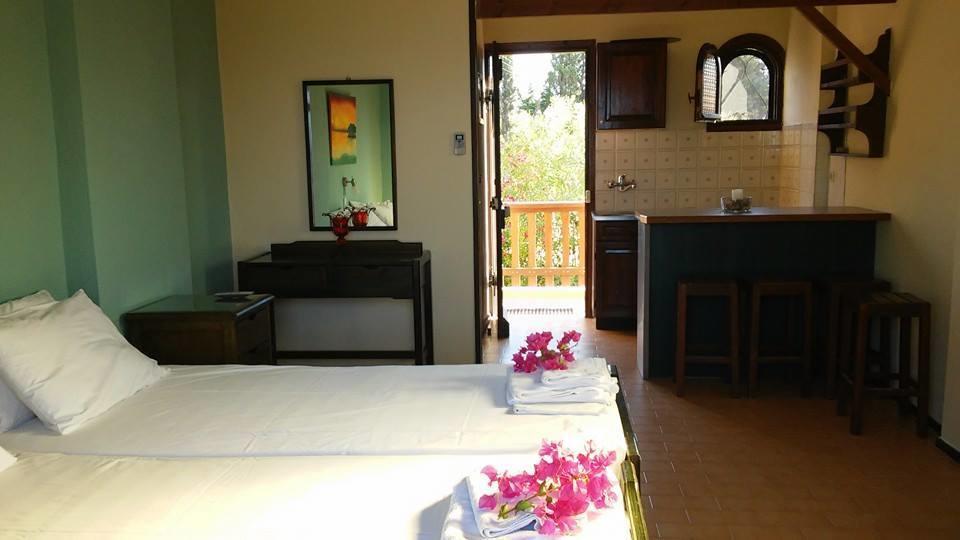 קאונופטרה Dionisis Apartments חדר תמונה