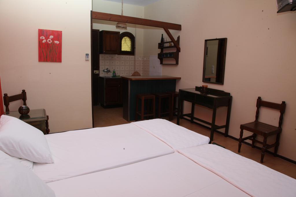קאונופטרה Dionisis Apartments חדר תמונה
